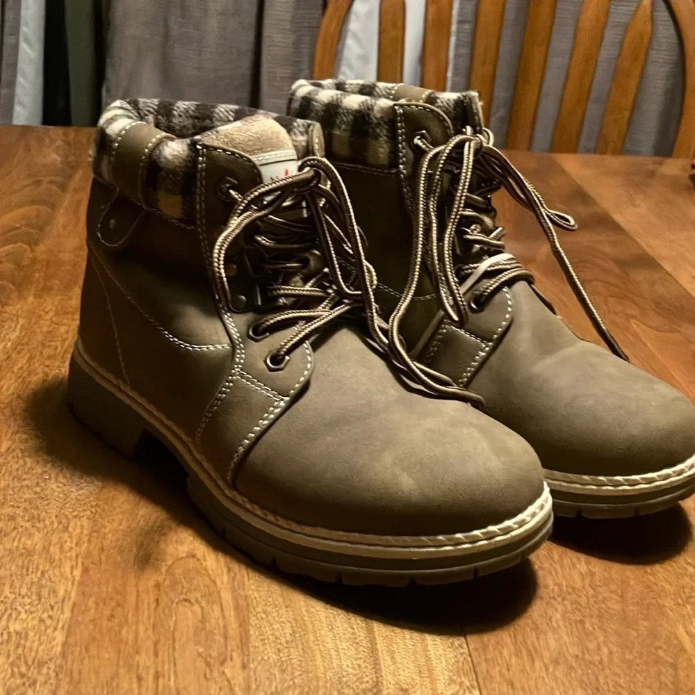 Anjou Femme flannel lined leather lace up boots size 6